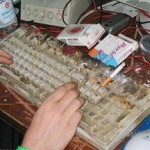 Encuesta de lo más raro al limpiar el teclado acabada