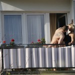 Una pareja muere al caerse mientras practicaban sexo en el balcón